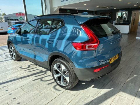 Volvo XC40 2.0 B4 Mhev KP25NFK #4