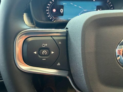 Volvo XC40 2.0 B3p Plus Dark  #24