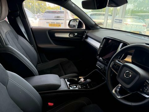 Volvo XC40 2.0 B3p Plus Dark  #19