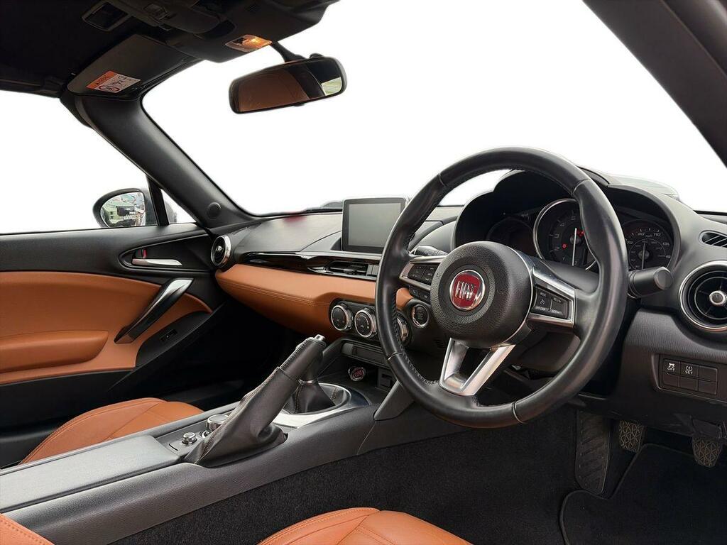 Fiat 124 Spider Lusso Blue #11
