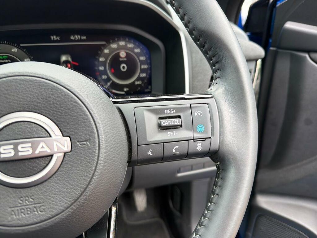 Nissan Qashqai Tekna White #23