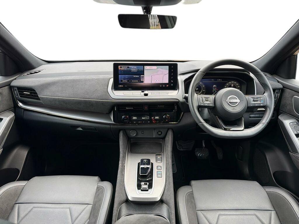Nissan Qashqai Tekna White #13