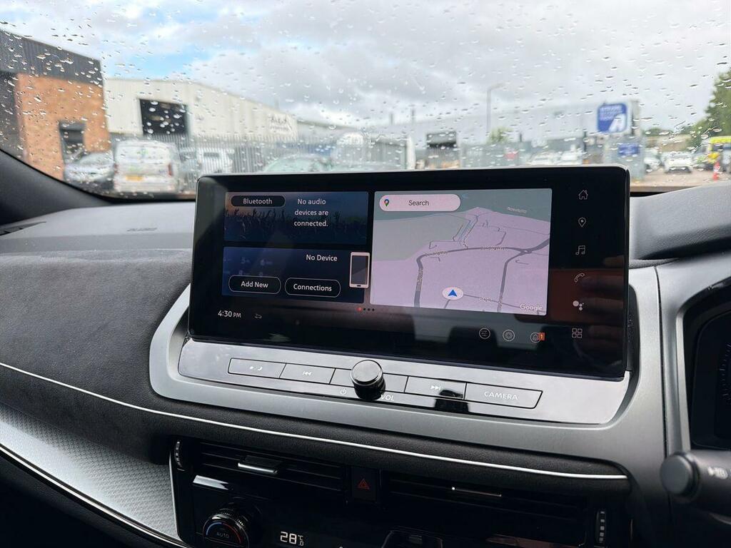 Nissan Qashqai Tekna White #18