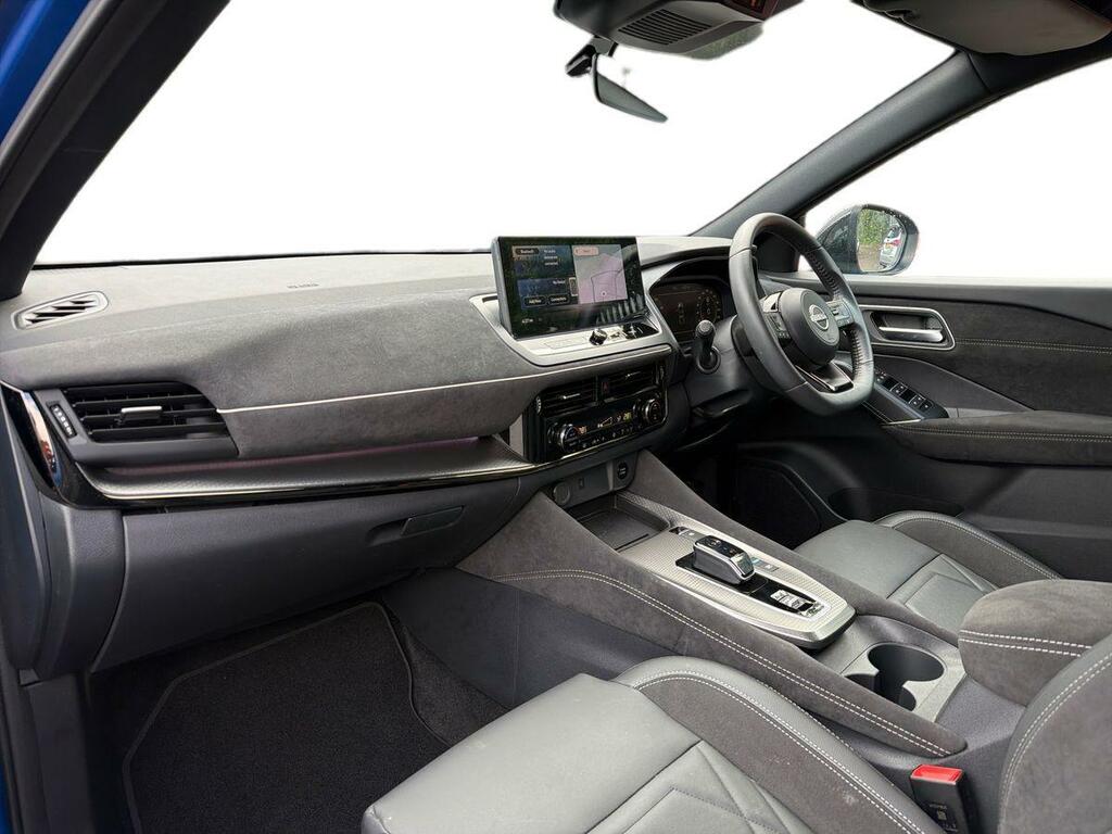 Nissan Qashqai Tekna White #14