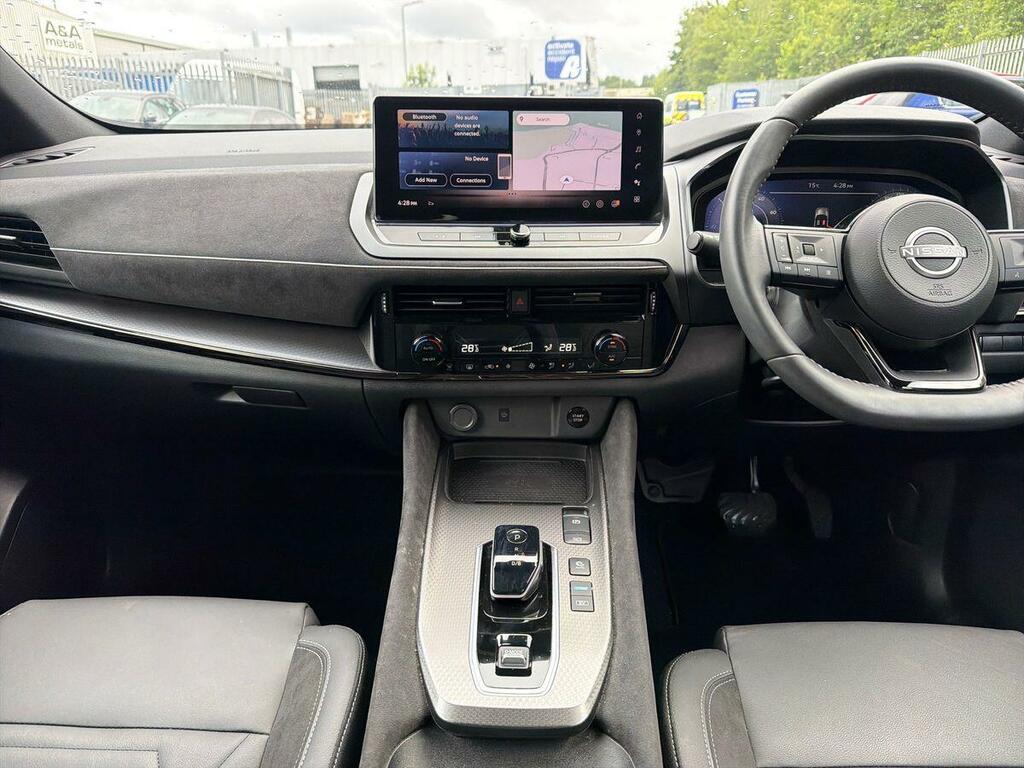 Nissan Qashqai Tekna White #15