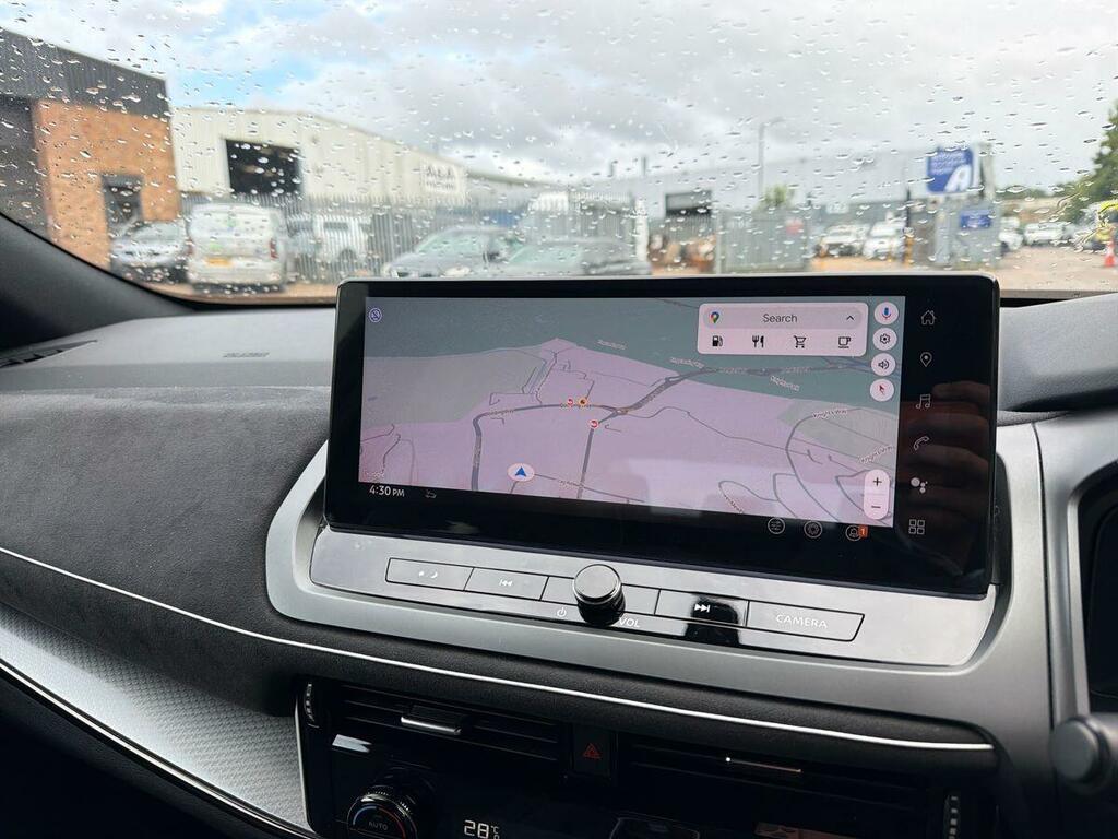 Nissan Qashqai Tekna White #19