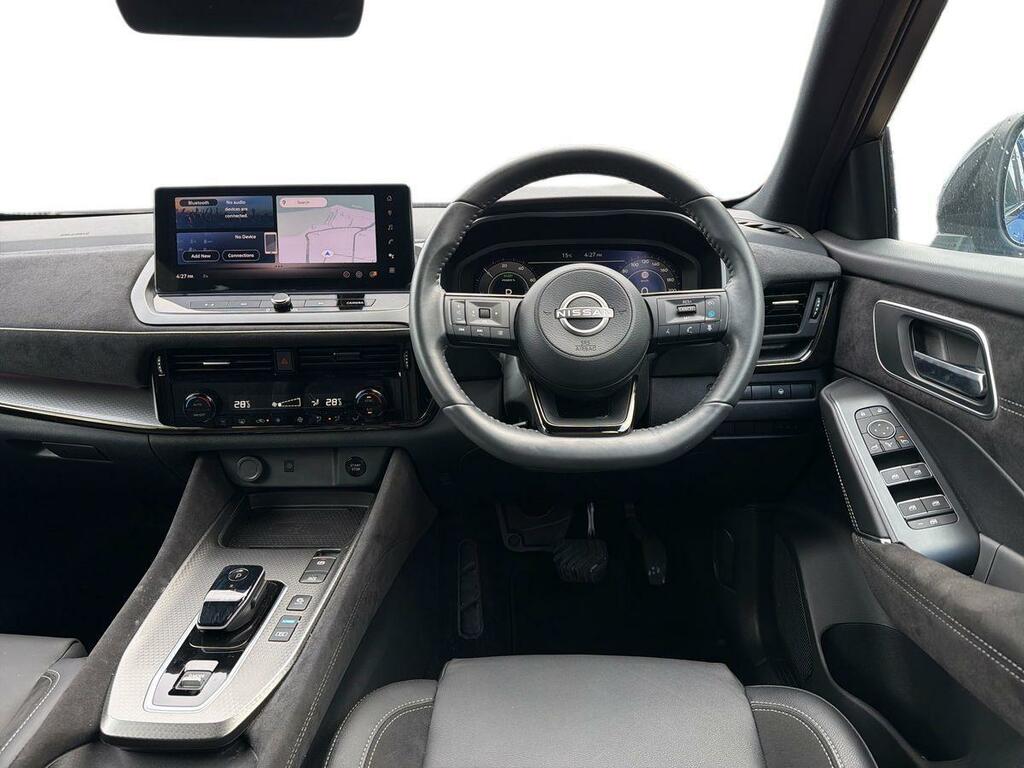 Nissan Qashqai Tekna White #12