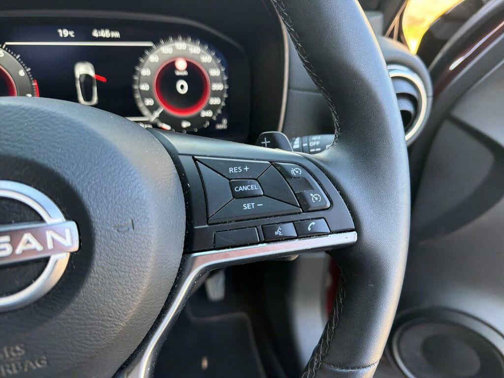 Nissan Juke Acenta Premium Black #23