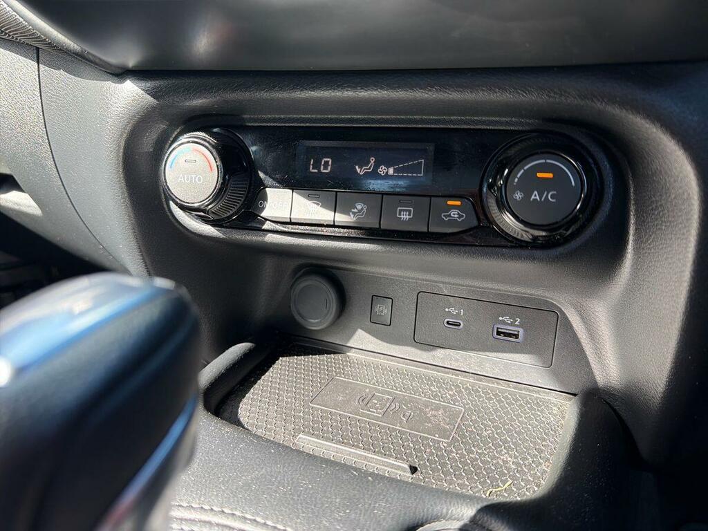 Nissan Juke Acenta Premium Black #16