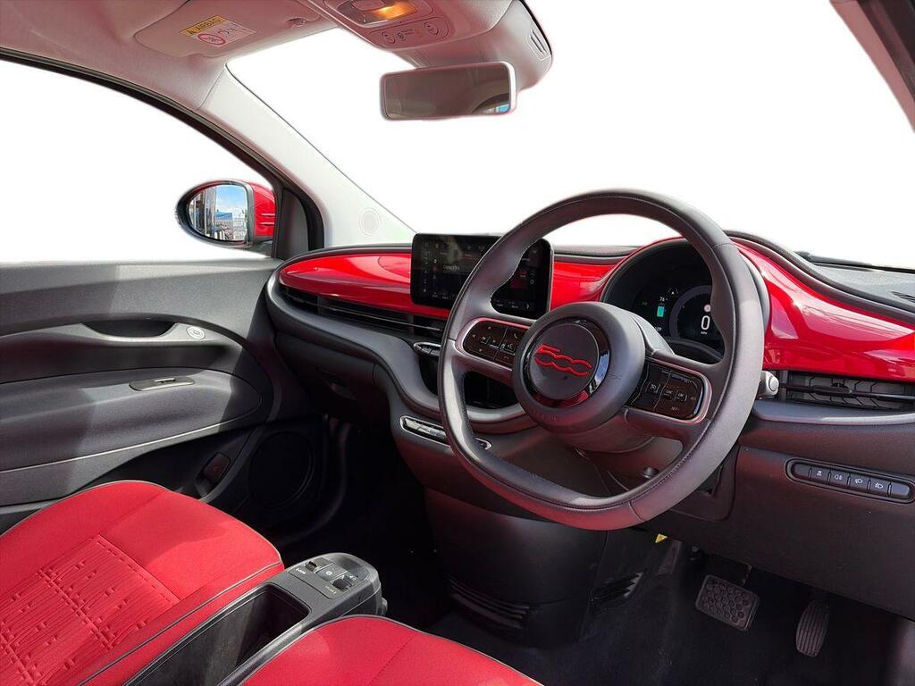 Fiat 500E 500 87Kw Red Black #11