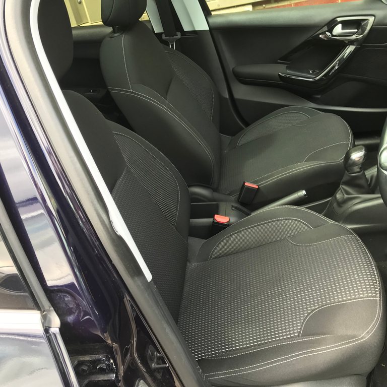 Peugeot 208 1.2 Puretech Allure Premium Hatchback M OU18YGY #4