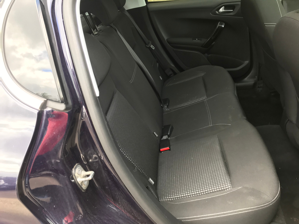 Peugeot 208 1.2 Puretech Allure Premium Hatchback M OU18YGY #5