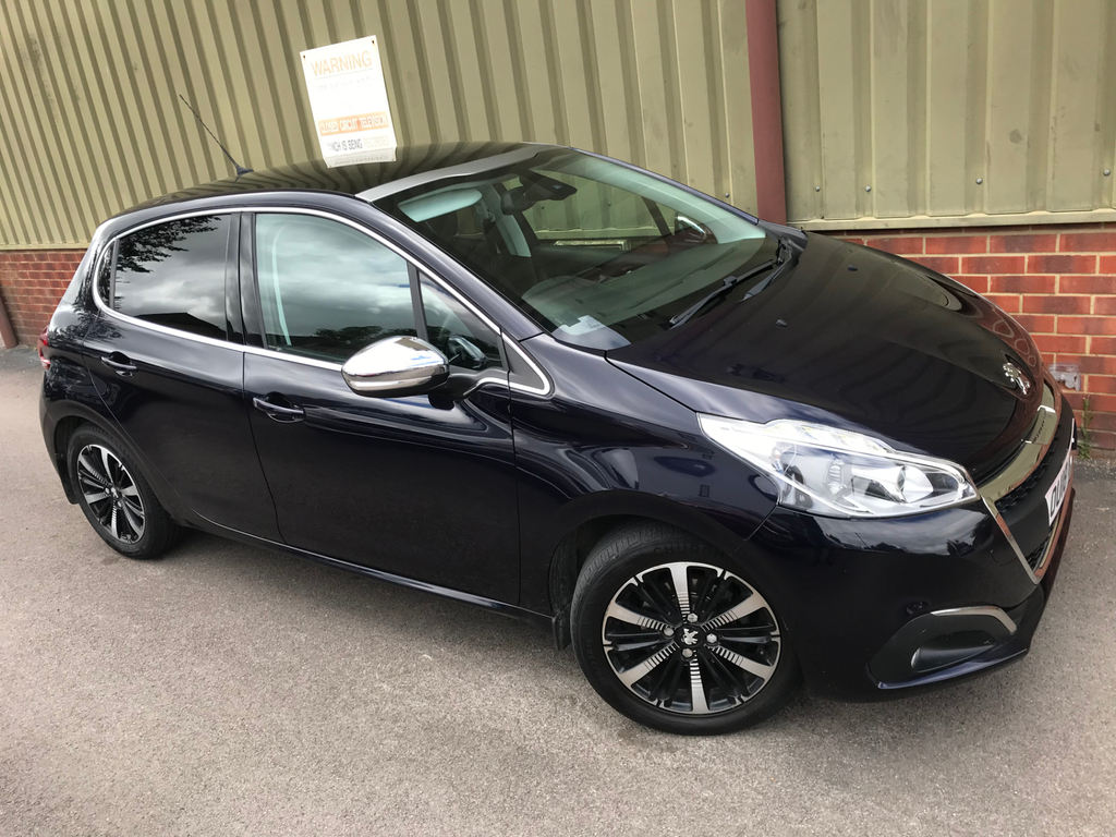 Peugeot 208 1.2 Puretech Allure Premium Hatchback M OU18YGY
