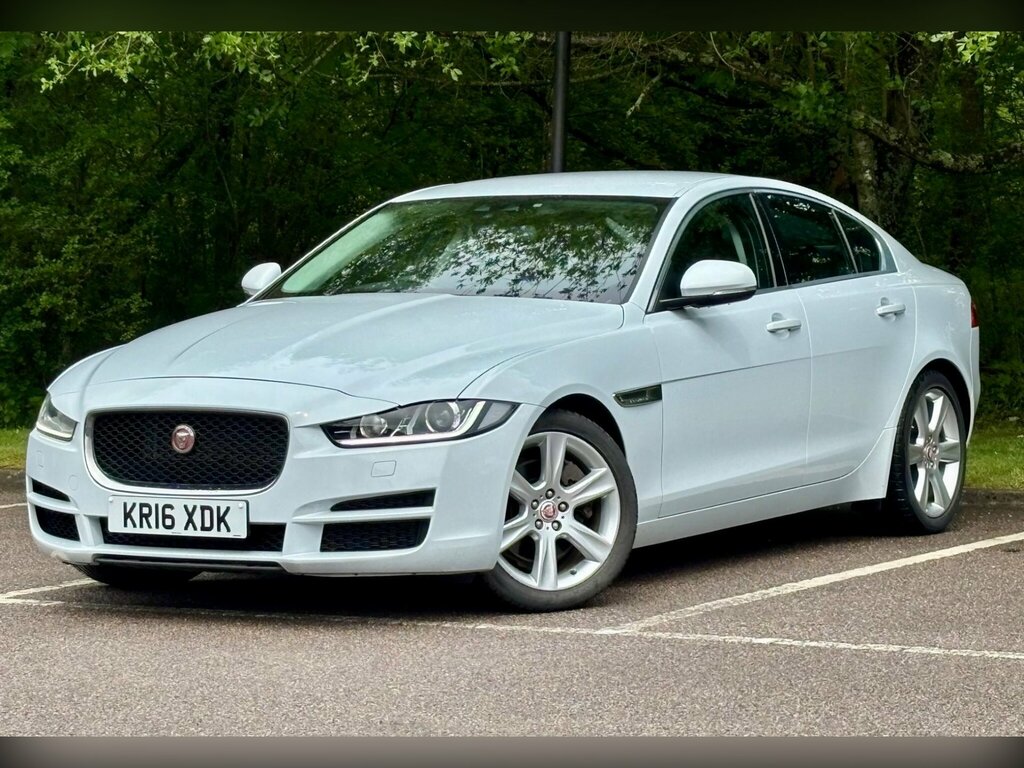 Jaguar XE 2.0 Gtdi Portfolio Euro 6 Ss White #2