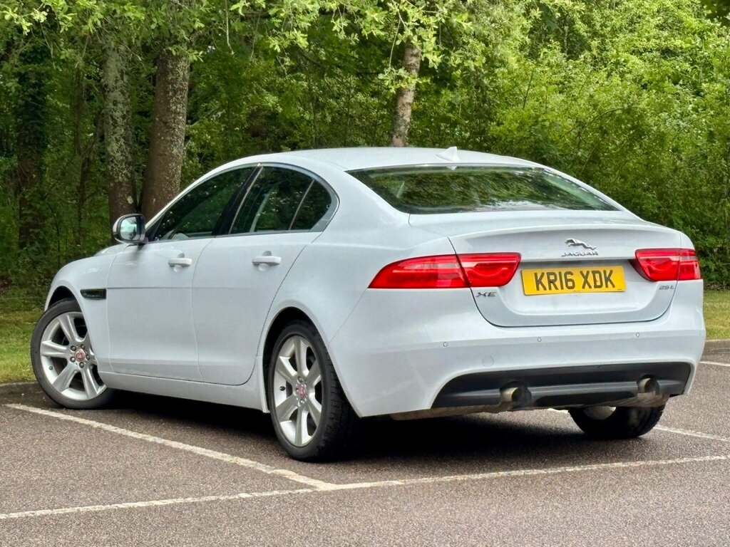 Jaguar XE 2.0 Gtdi Portfolio Euro 6 Ss White #4