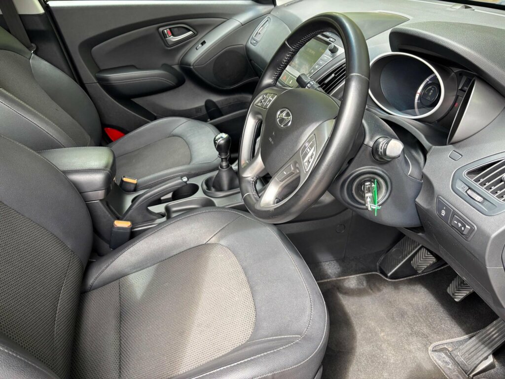 Hyundai Ix35 Suv Black #10