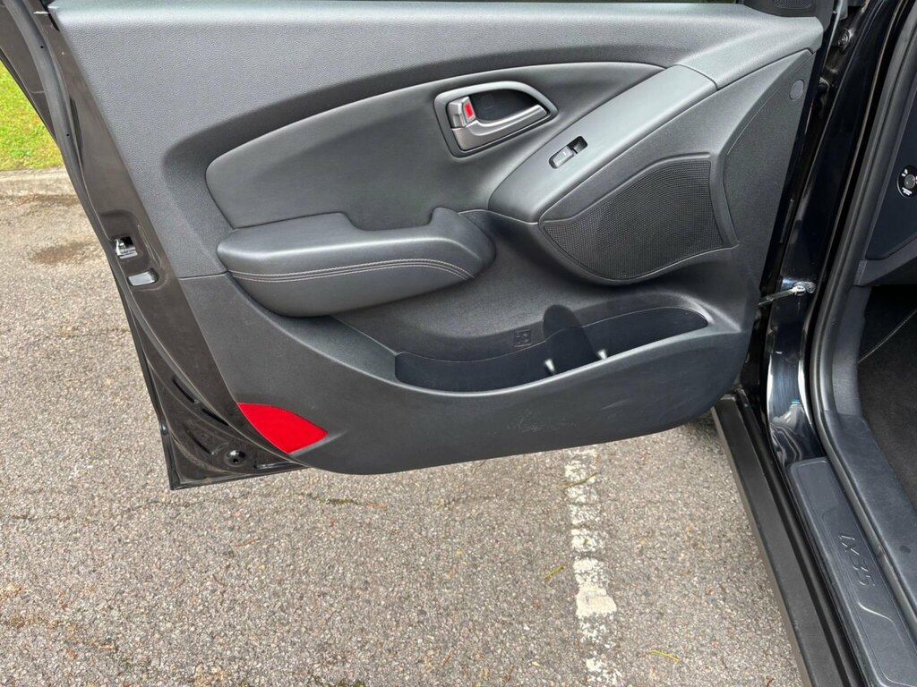 Hyundai Ix35 Suv Black #23