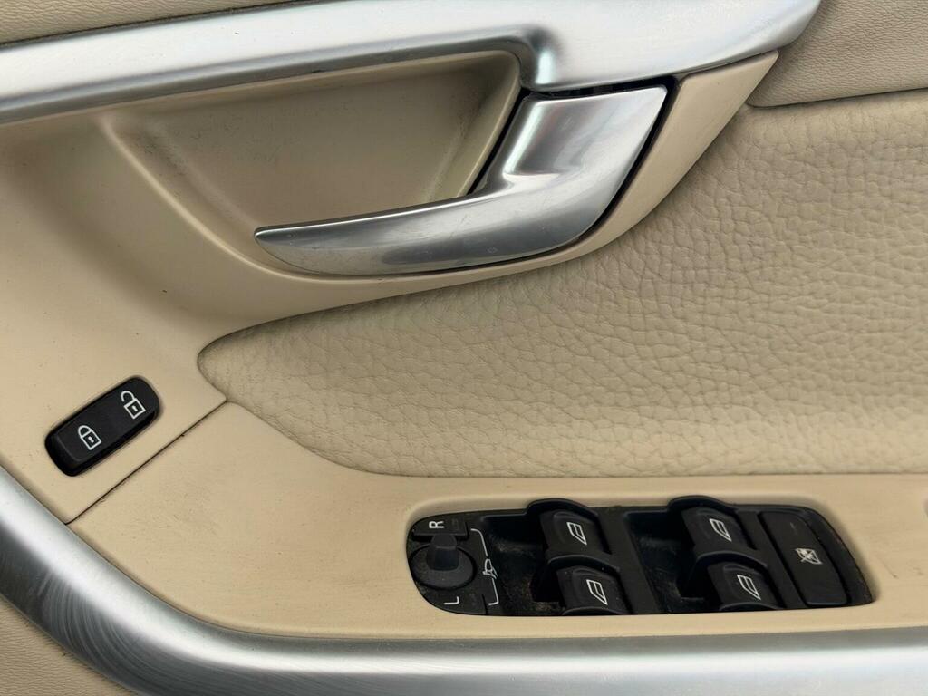 Volvo XC60 2.4D S Blue #15