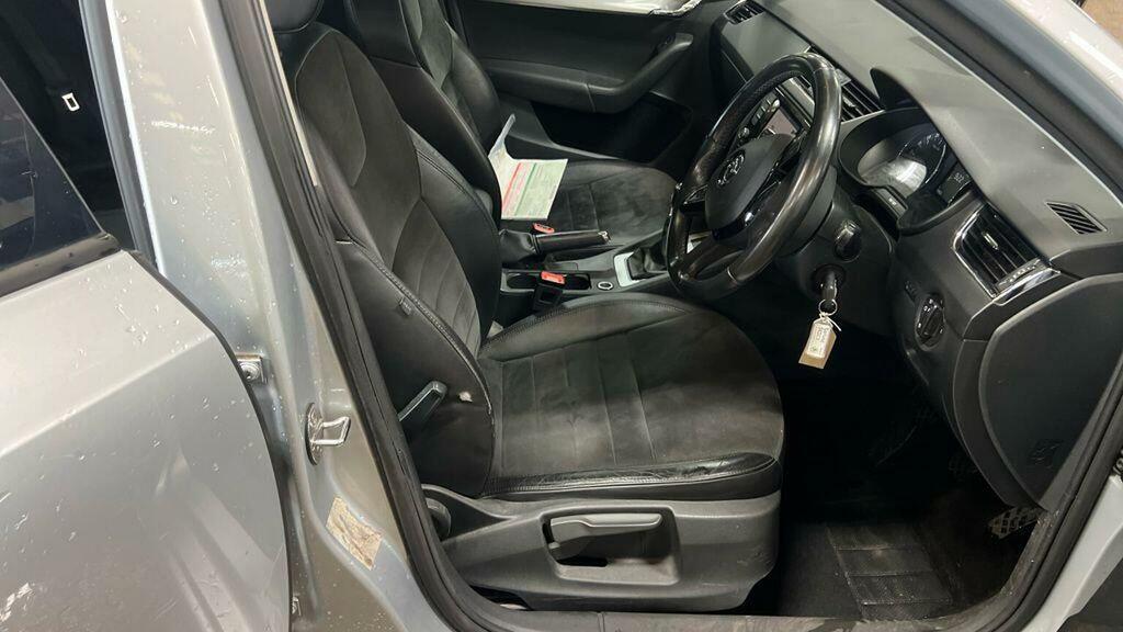 Skoda Octavia 1.6 Tdi Elegance Euro 5 Ss Silver #6