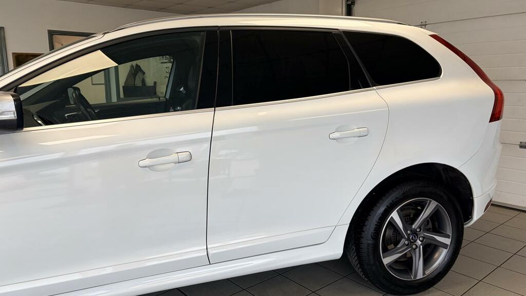 Volvo XC60 2.4 D5 R-design Lux Nav Suv Geartronic KN63KAO White #4