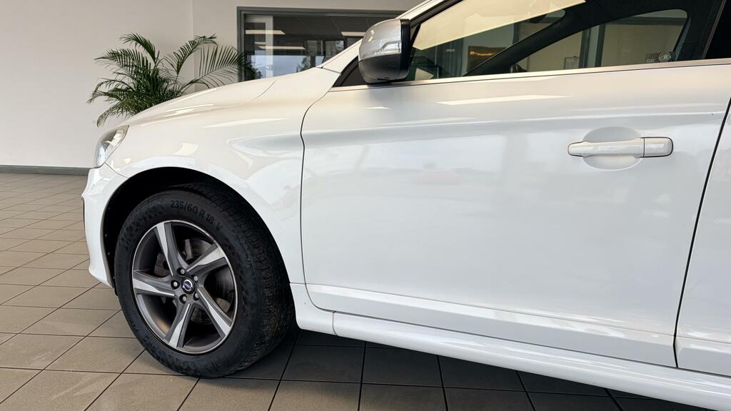 Volvo XC60 2.4 D5 R-design Lux Nav Suv Geartronic KN63KAO White #3
