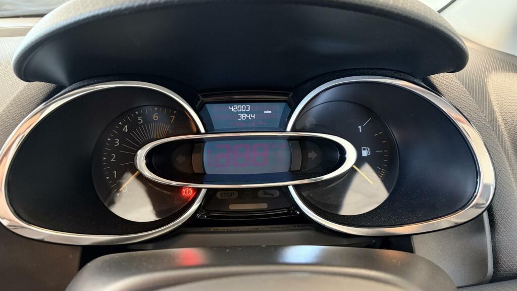 Renault Clio Hatchback White #33