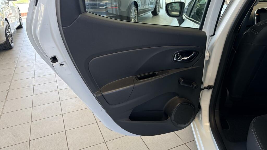 Renault Clio Hatchback White #23