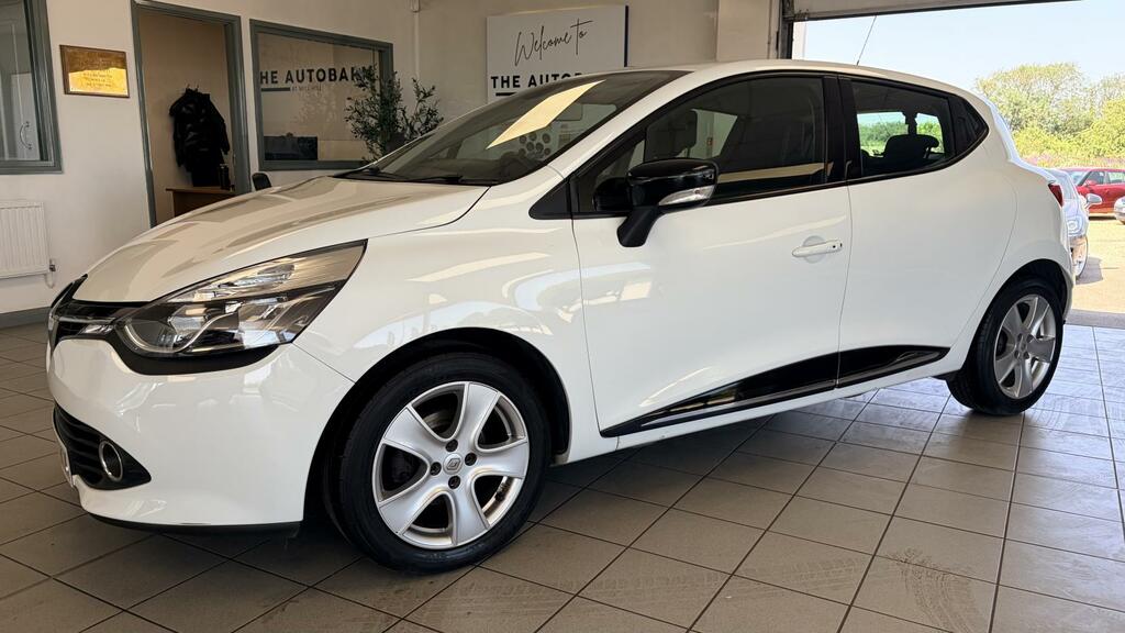 Renault Clio Dynamique Medianav White