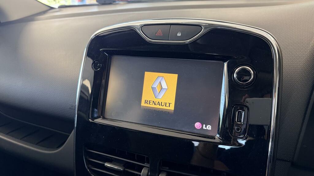 Renault Clio Hatchback White #29