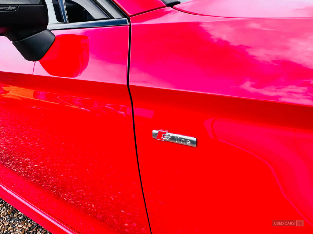 Audi A3 1.6 Tdi 116 Black Edition DS11DYL Red #4