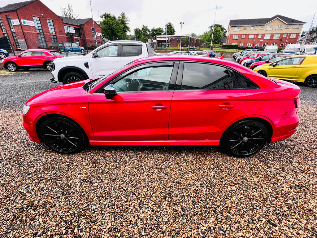 Audi A3 1.6 Tdi 116 Black Edition DS11DYL Red #5