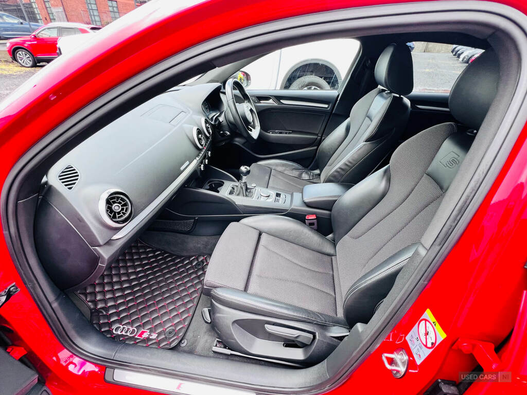 Audi A3 1.6 Tdi 116 Black Edition DS11DYL Red #6