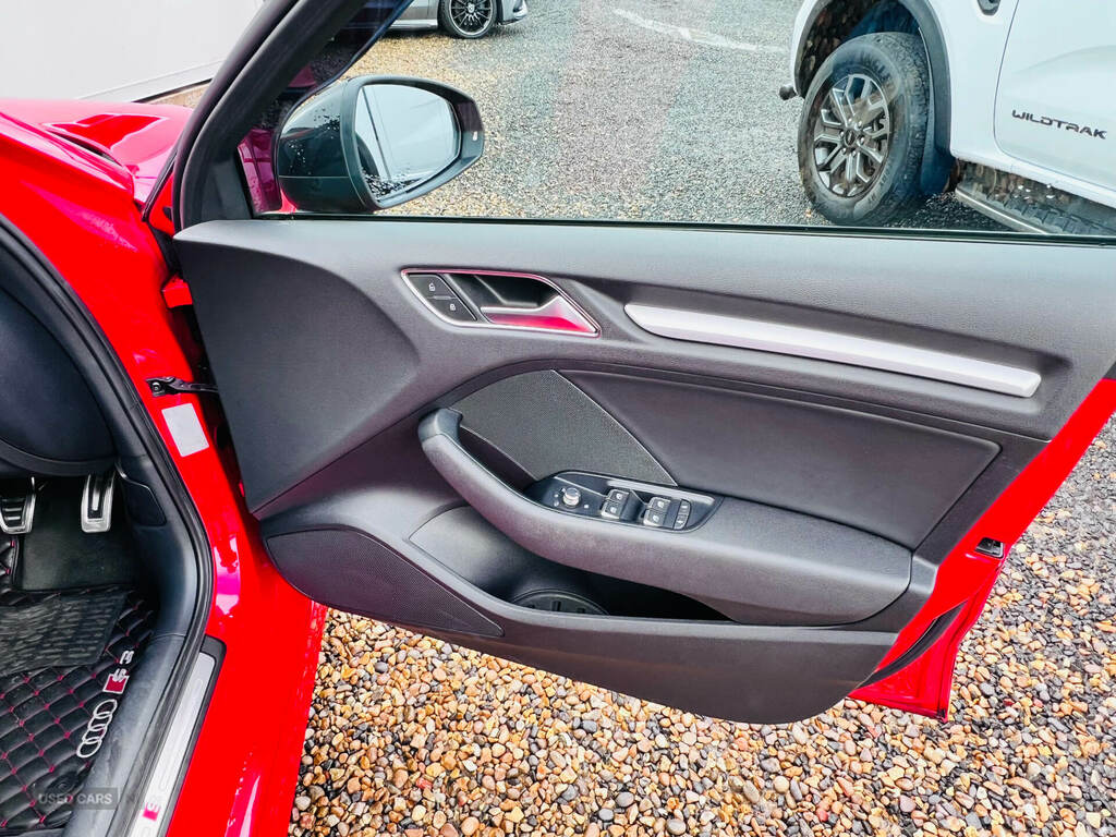 Audi A3 1.6 Tdi 116 Black Edition DS11DYL Red #3