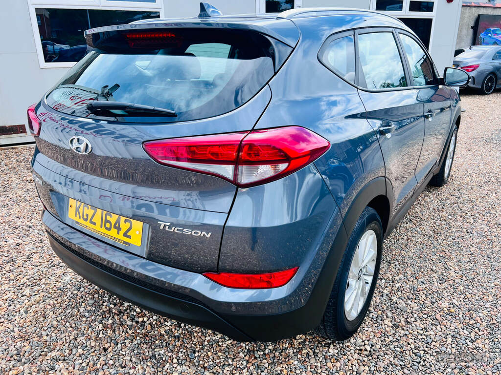 Hyundai Tucson 1.7 Crdi Blue Drive Se 2Wd Grey #4