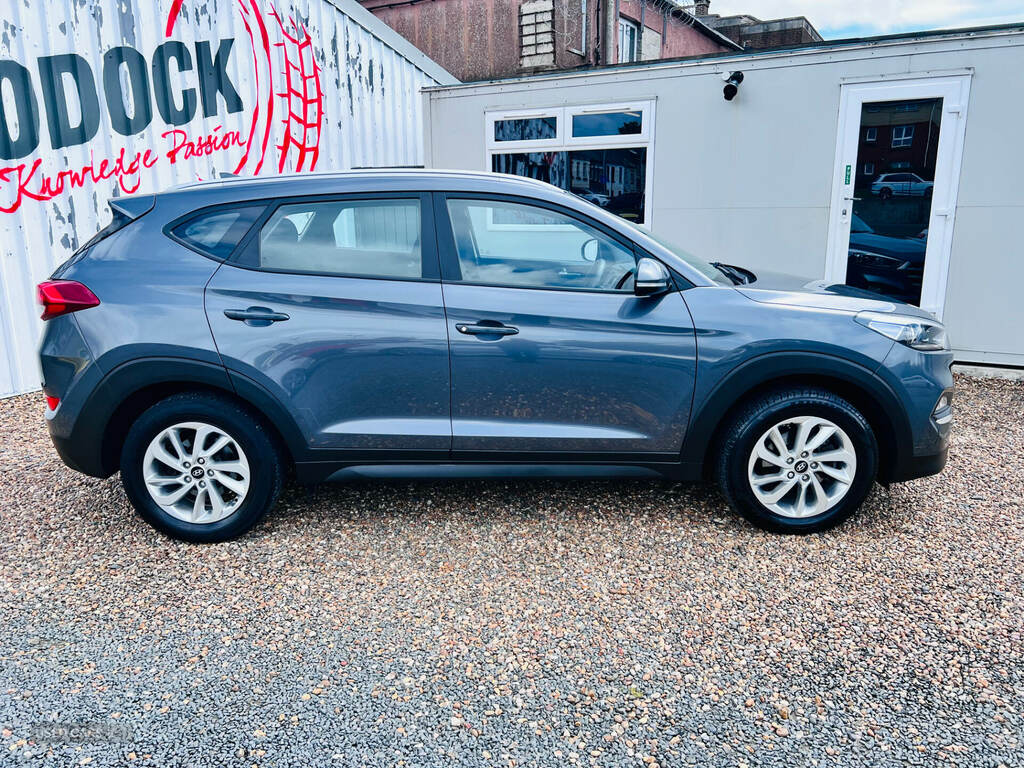 Hyundai Tucson 1.7 Crdi Blue Drive Se 2Wd Grey #3