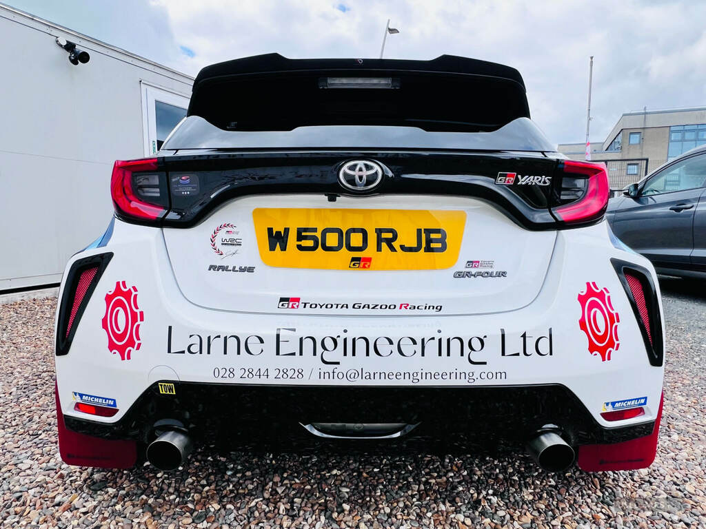 Toyota Yaris Dynamic 1.5 Hybrid Silver #16