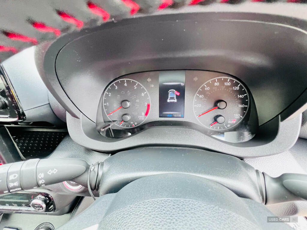 Toyota Yaris Dynamic 1.5 Hybrid Silver #9