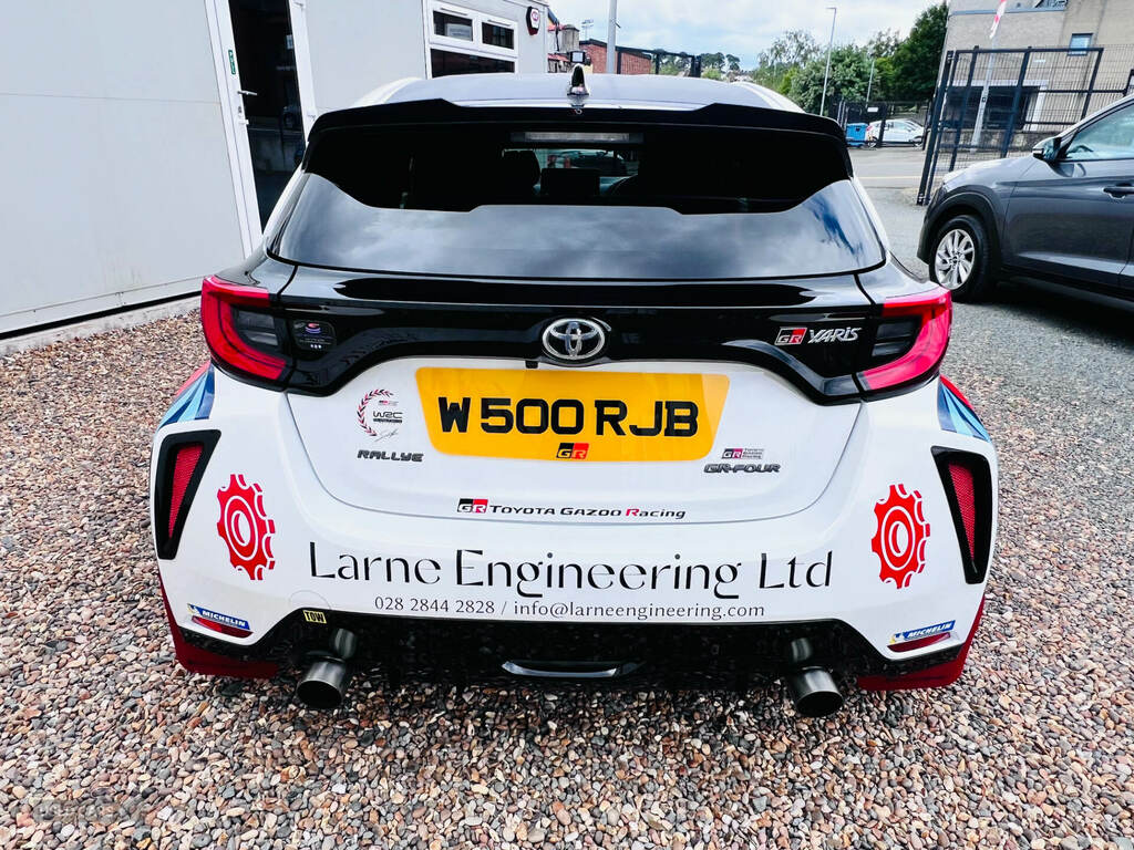 Toyota Yaris Dynamic 1.5 Hybrid Silver #15