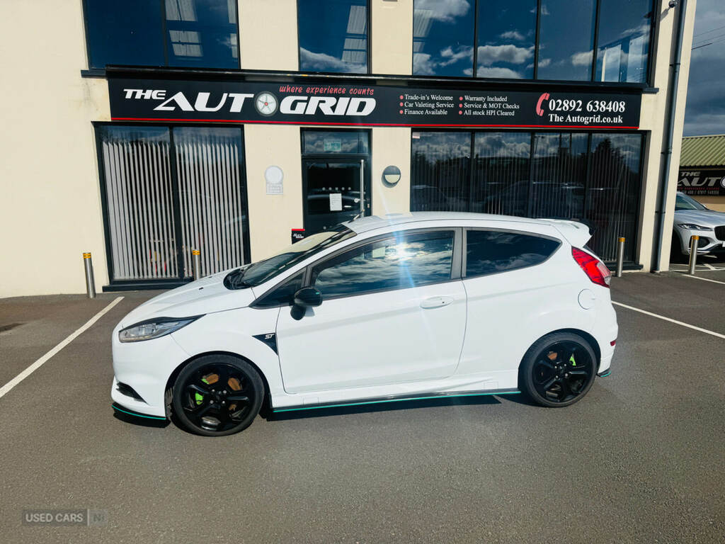 Ford Fiesta 1.6 Ecoboost St-3 White
