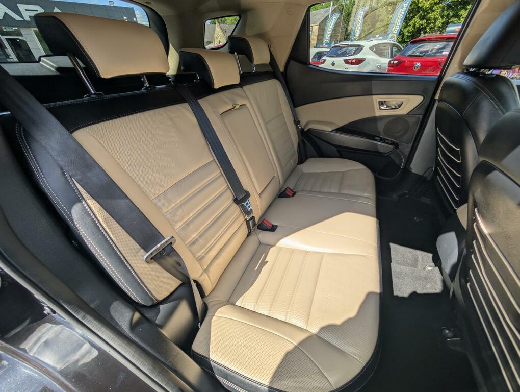 SsangYong Tivoli XLV 1.6 Ultimate 126 Bhp Black #42
