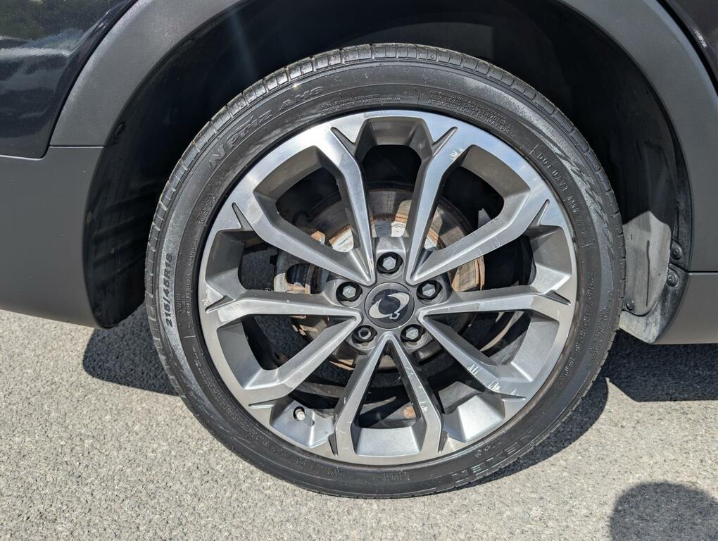 SsangYong Tivoli XLV 1.6 Ultimate 126 Bhp Black #17