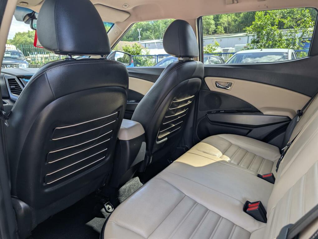 SsangYong Tivoli XLV 1.6 Ultimate 126 Bhp Black #36