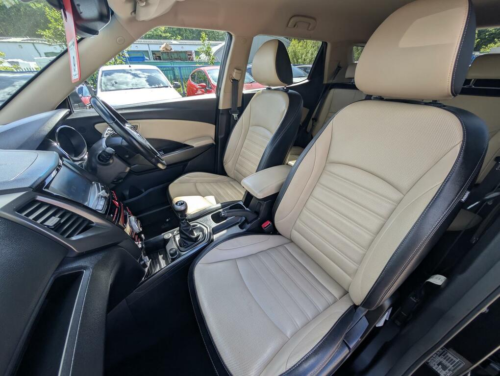 SsangYong Tivoli XLV 1.6 Ultimate 126 Bhp Black #35