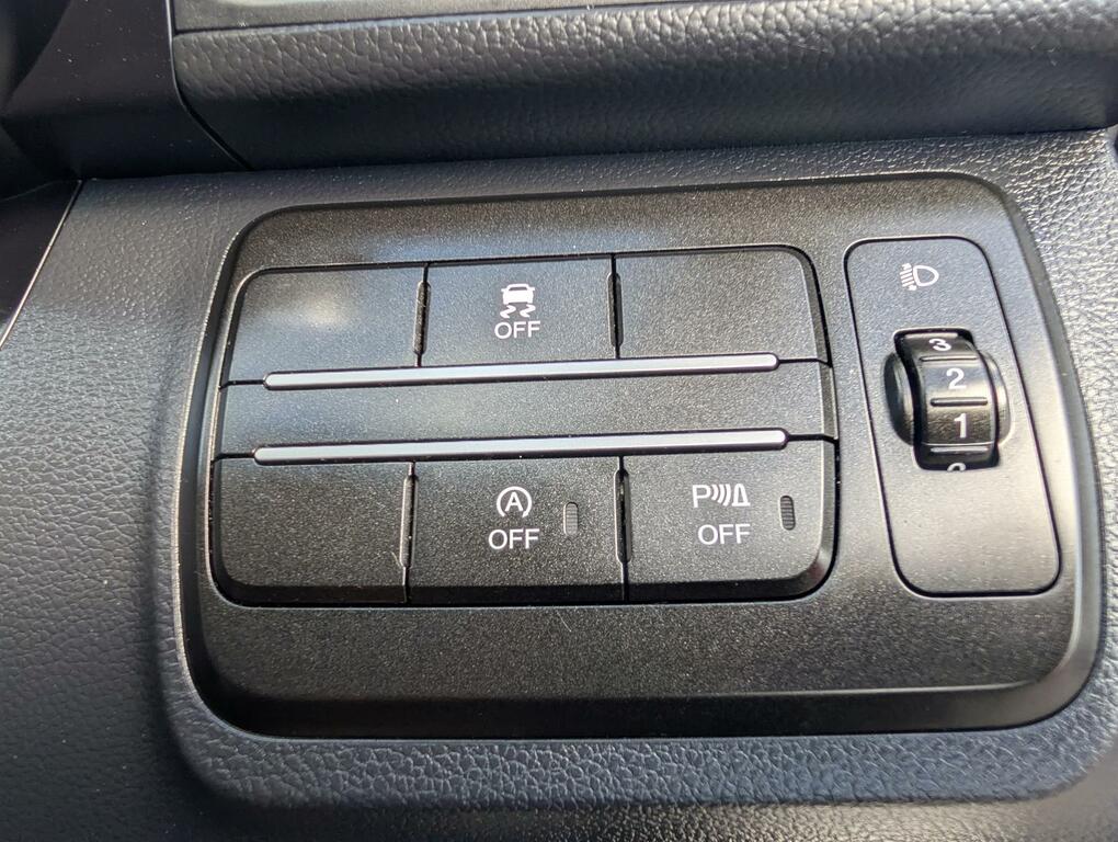 SsangYong Tivoli XLV 1.6 Ultimate 126 Bhp Black #24
