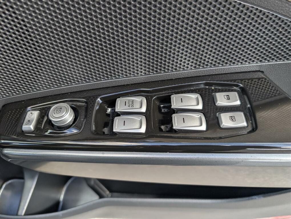 SsangYong Tivoli XLV 1.6 Ultimate 126 Bhp Black #23