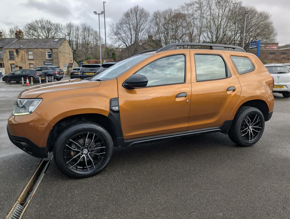 Dacia Duster Essential Orange #3