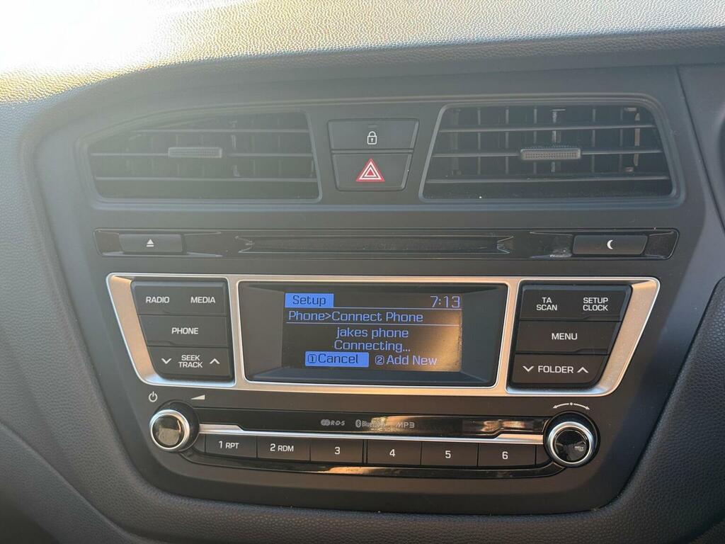 Hyundai I20 White #10