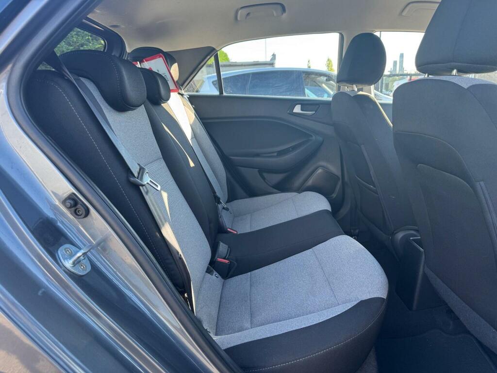 Hyundai I20 White #8