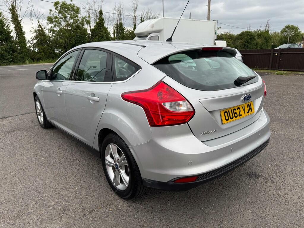 Ford Focus 1.6 Zetec Powershift Euro 5 Silver #2