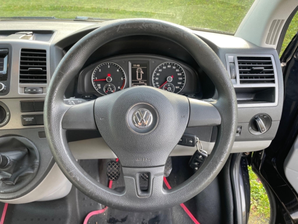Volkswagen Transporter Mpv White #16